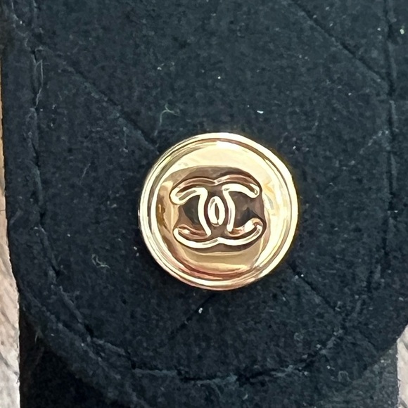 New CHANEL Le Rouge Lipstick Pouch - Picture 9 of 9